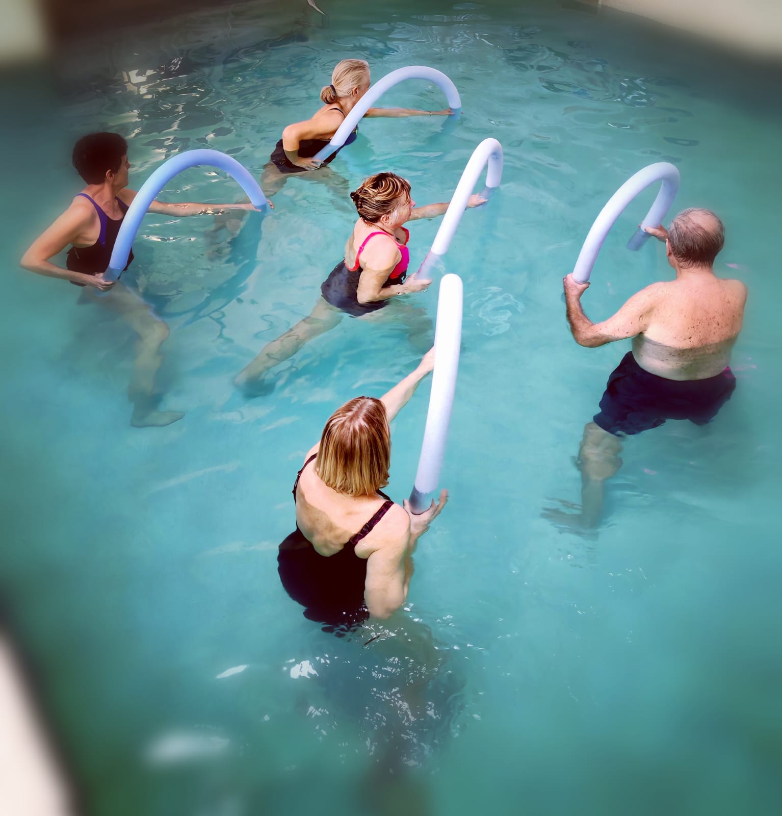 Cours d’aquagym et renforcement en milieu aquatique à Royan – MANAA